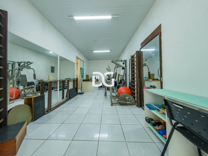Casa e loja comercial em ótima localização: 26ª foto da galeria de imagens do imóvel