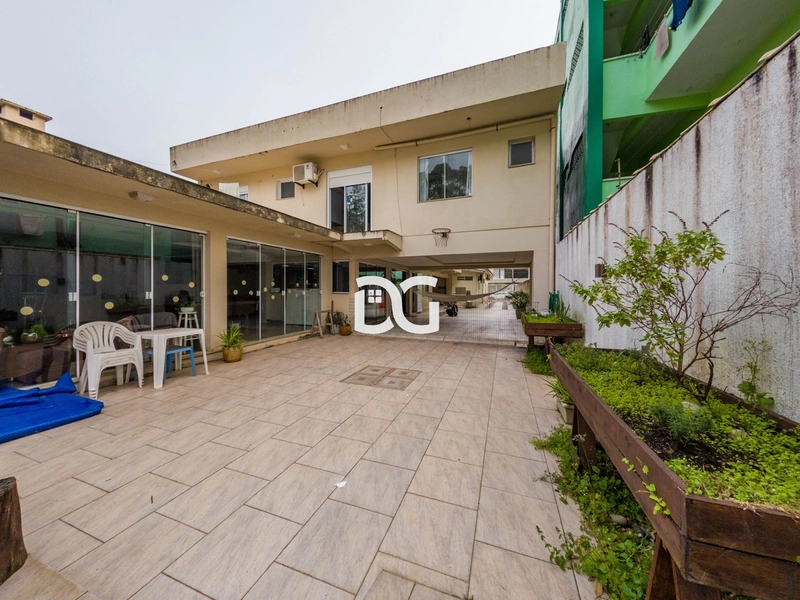 Casa e loja comercial em ótima localização: 20ª foto da galeria de imagens do imóvel