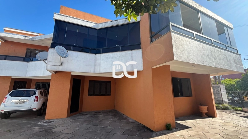 Duplex moderno e aconchegante, ideal para quem busca conforto: 2ª foto da galeria de imagens do imóvel