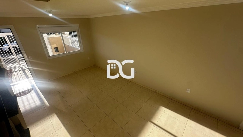 Duplex com ambientes bem distribuídos e ótima iluminação natural.: 5ª foto da galeria de imagens do imóvel
