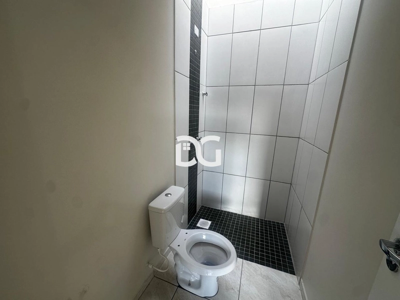Duplex com ambientes bem distribuídos e ótima iluminação natural.: 14ª foto da galeria de imagens do imóvel