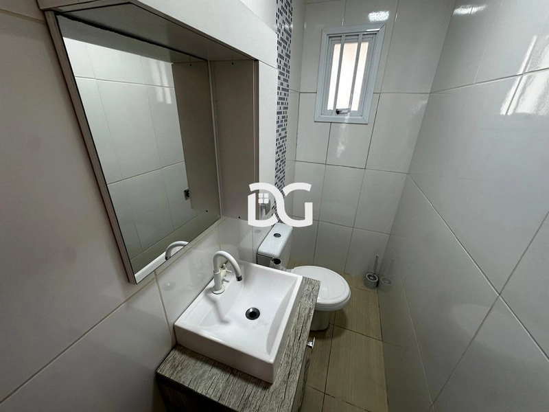 Localização privilegiada, a apenas 150 metros da beira-mar: 18ª foto da galeria de imagens do imóvel