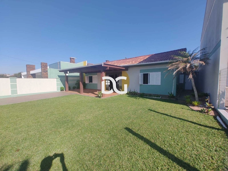 Localização privilegiada, a apenas 150 metros da beira-mar: 2ª foto da galeria de imagens do imóvel