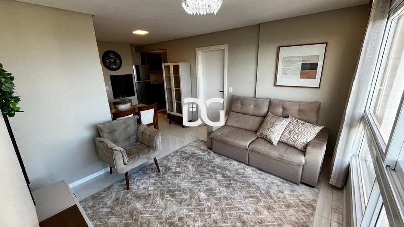 Apartamento mobiliado e decorado com excelente bom gosto: 3ª foto da galeria de imagens do imóvel