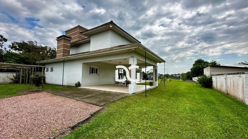 Casa encantadora com acesso exclusivo ao rio composta por 3 suítes: 2ª foto da galeria de imagens do imóvel