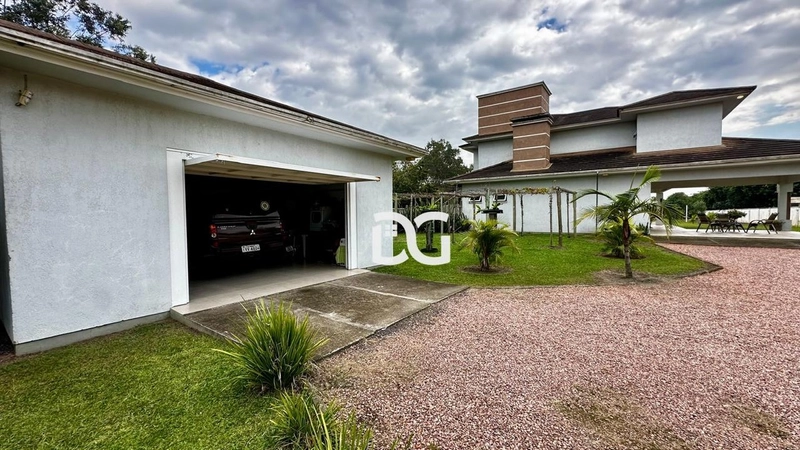 Casa encantadora com acesso exclusivo ao rio composta por 3 suítes: 3ª foto da galeria de imagens do imóvel