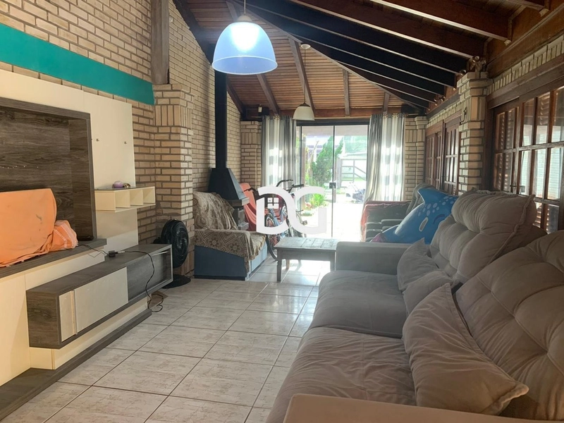 Casa aconchegante com duas suítes amplas, proporcionando conforto: 5ª foto da galeria de imagens do imóvel