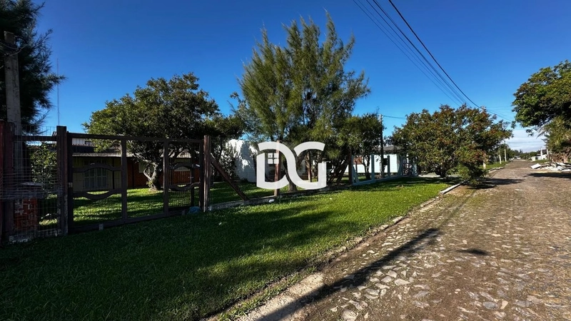 Casa ampla e bem distribuída, composta por 3 dormitórios confortáveis: 2ª foto da galeria de imagens do imóvel