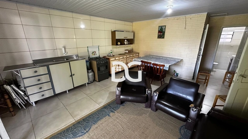 Casa ampla e bem distribuída, composta por 3 dormitórios confortáveis: 9ª foto da galeria de imagens do imóvel