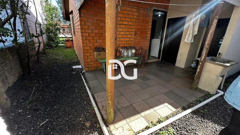 Casa ampla e bem distribuída, composta por 3 dormitórios confortáveis: 15ª foto da galeria de imagens do imóvel