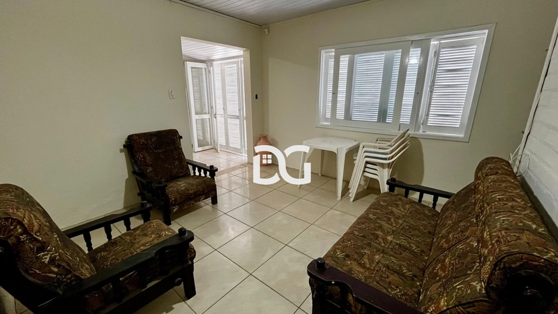 Casa aconchegante, ideal para quem busca conforto e praticidade.: 2ª foto da galeria de imagens do imóvel