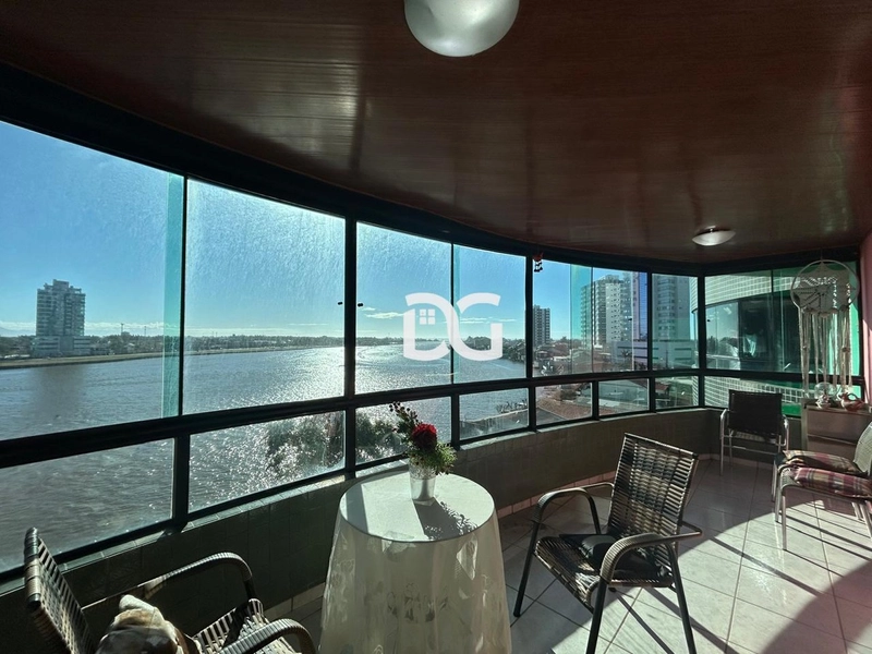 Belo apartamento com ampla sacada e vista panorâmica: 9ª foto da galeria de imagens do imóvel
