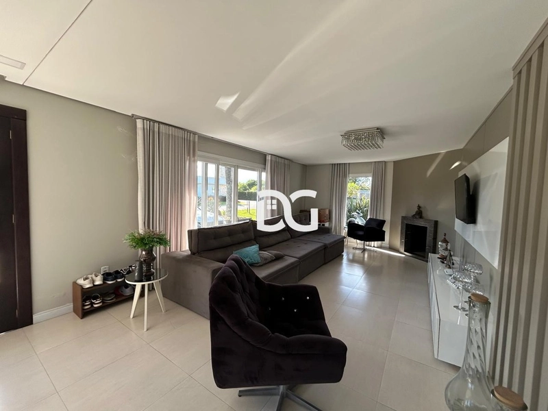 Casa de alto padrão em condomínio com 4 suites: 4ª foto da galeria de imagens do imóvel