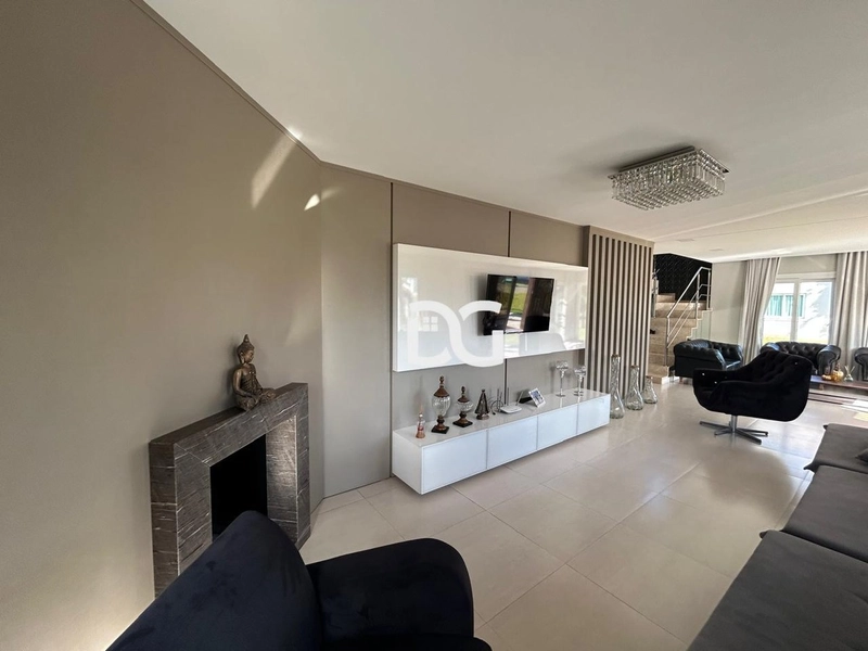 Casa de alto padrão em condomínio com 4 suites: 3ª foto da galeria de imagens do imóvel