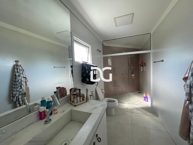 Casa de alto padrão em condomínio com 4 suites: 18ª foto da galeria de imagens do imóvel