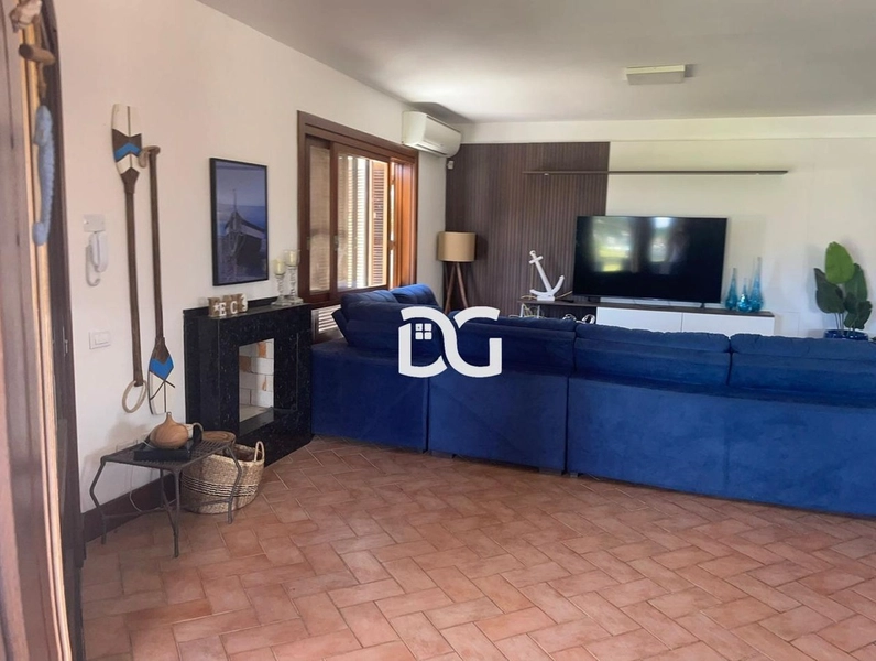 Sobrado mobiliado, ideal para quem busca conforto e praticidade.: 5ª foto da galeria de imagens do imóvel