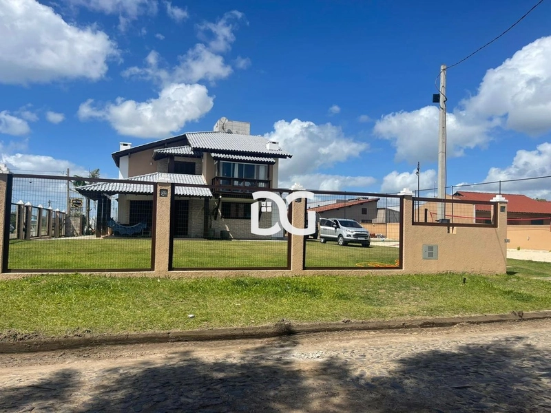 Sobrado mobiliado, ideal para quem busca conforto e praticidade.: 2ª foto da galeria de imagens do imóvel