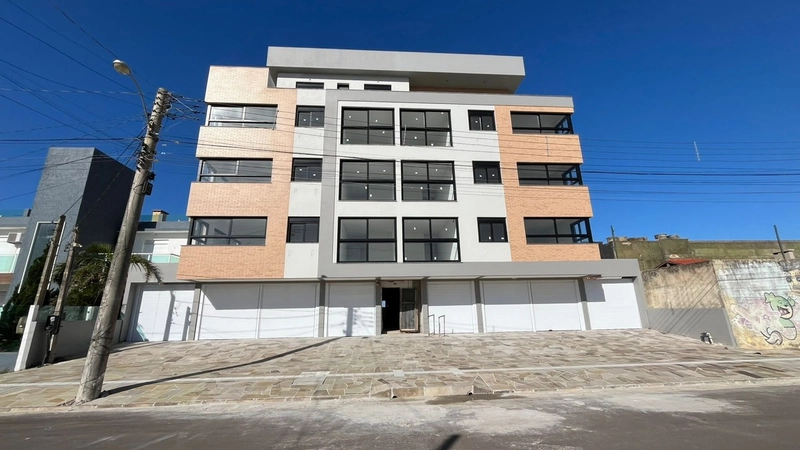 APARTAMENTO A 1 QUADRA DO MAR NO CENTRO DE TRAMANDAÍ