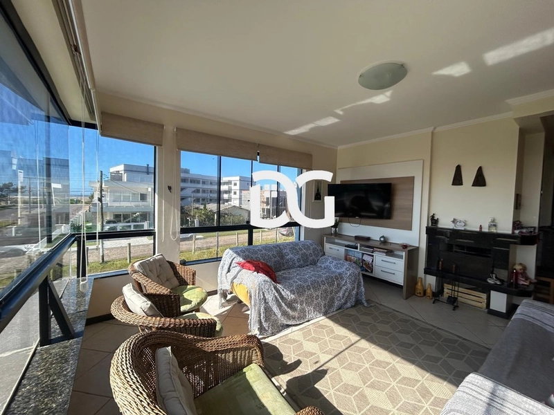 APARTAMENTO AMPLO A VENDA PRÓXIMO AO MAR EM TRAMANDAI: 3ª foto da galeria de imagens do imóvel