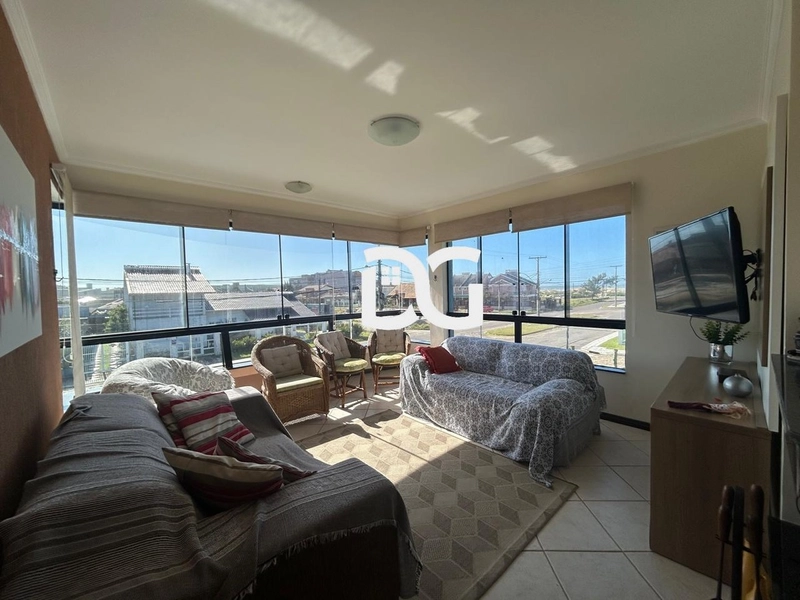 APARTAMENTO AMPLO A VENDA PRÓXIMO AO MAR EM TRAMANDAI: 2ª foto da galeria de imagens do imóvel