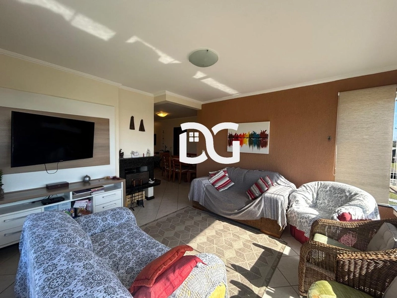 APARTAMENTO AMPLO A VENDA PRÓXIMO AO MAR EM TRAMANDAI: 4ª foto da galeria de imagens do imóvel