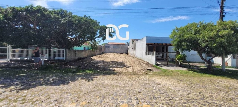TERRENO A VENDA EM TRAMANDAI PRONTO PARA CONSTRUIR: 1ª foto da galeria de imagens do imóvel