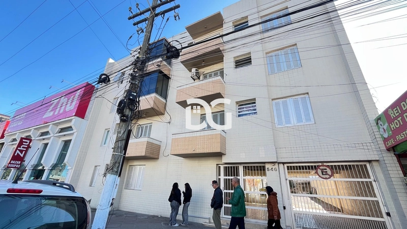 Apartamento localizado na principal avenida do centro da cidade: 1ª foto da galeria de imagens do imóvel
