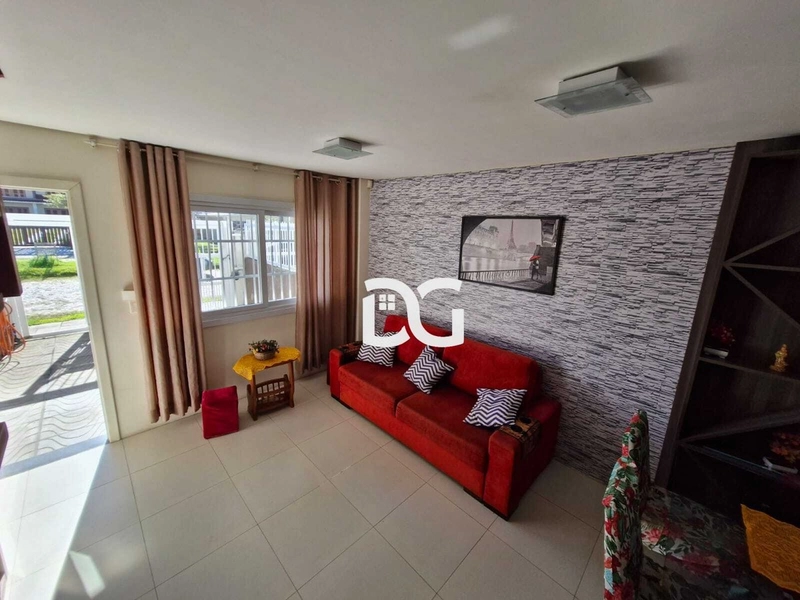 Duplex funcional composto por 2 suítes amplas. Excelente localização: 1ª foto da galeria de imagens do imóvel