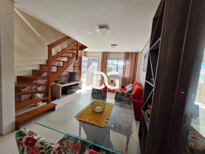 Duplex funcional composto por 2 suítes amplas. Excelente localização: 5ª foto da galeria de imagens do imóvel