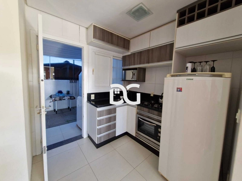 Duplex funcional composto por 2 suítes amplas. Excelente localização: 11ª foto da galeria de imagens do imóvel
