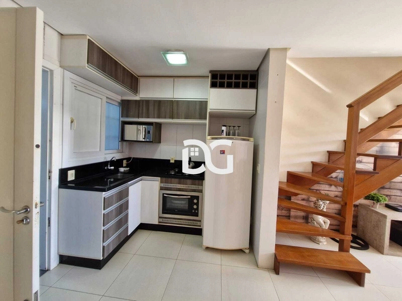 Duplex funcional composto por 2 suítes amplas. Excelente localização: 12ª foto da galeria de imagens do imóvel