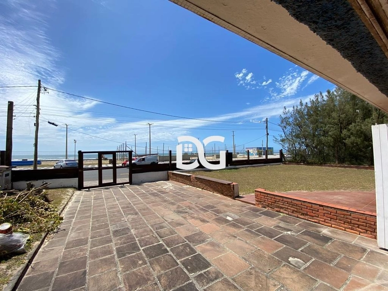 Imóvel em dois terrenos unificados com vista para o mar.: 3ª foto da galeria de imagens do imóvel