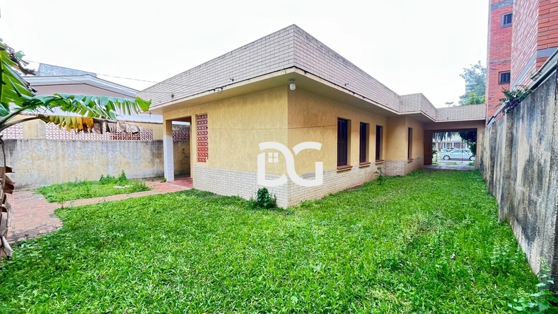 Casa ampla composta por 6 dormitórios: 2ª foto da galeria de imagens do imóvel