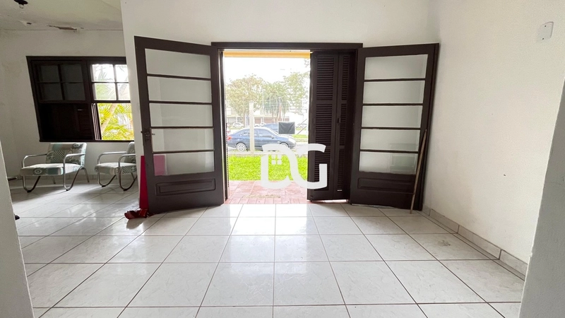 Casa ampla composta por 6 dormitórios: 10ª foto da galeria de imagens do imóvel