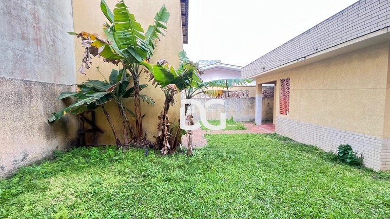 Casa ampla composta por 6 dormitórios: 3ª foto da galeria de imagens do imóvel