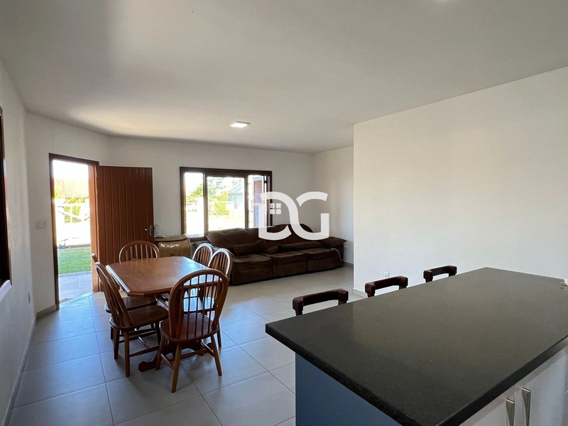 Casa em Avenida principal de Imbé: 7ª foto da galeria de imagens do imóvel