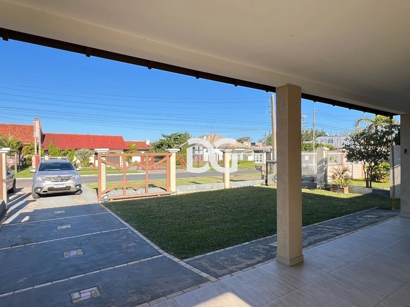 Casa em Avenida principal de Imbé: 3ª foto da galeria de imagens do imóvel