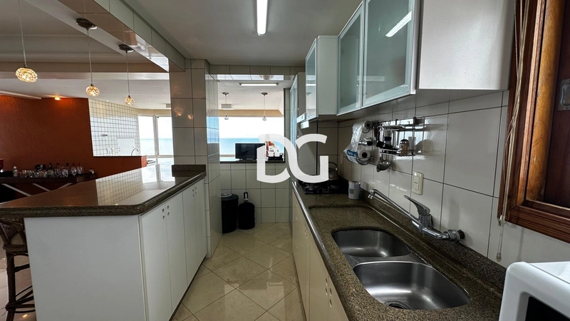 Apartamento de alto padrão com vista eterna para o mar: 15ª foto da galeria de imagens do imóvel