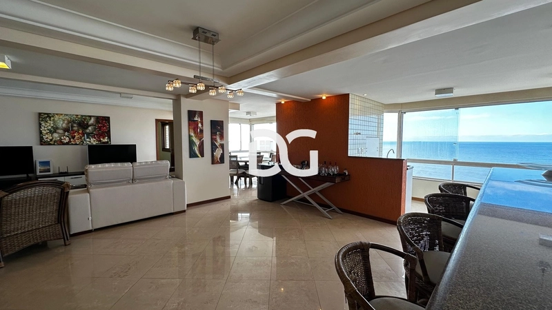 Apartamento de alto padrão com vista eterna para o mar: 3ª foto da galeria de imagens do imóvel