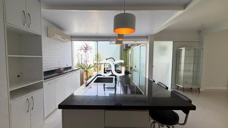 Casa composta por 3 dormitórios, sendo 1 suíte no centro: 12ª foto da galeria de imagens do imóvel