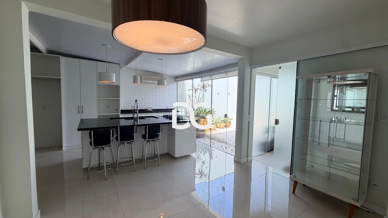 Casa composta por 3 dormitórios, sendo 1 suíte no centro: 10ª foto da galeria de imagens do imóvel