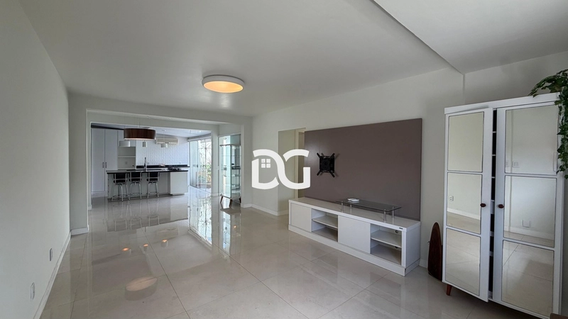 Casa composta por 3 dormitórios, sendo 1 suíte no centro: 7ª foto da galeria de imagens do imóvel