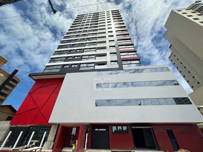 Encante-se com este apartamento mobiliado e decorado: 1ª foto da galeria de imagens do imóvel