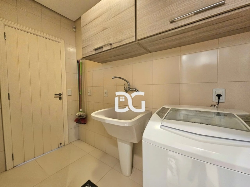 Casa impecável projetada para oferecer conforto e elegância. 4 dorm.: 28ª foto da galeria de imagens do imóvel
