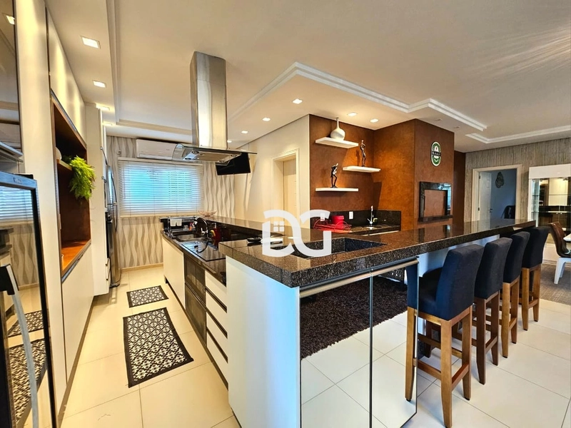 Casa impecável projetada para oferecer conforto e elegância. 4 dorm.: 13ª foto da galeria de imagens do imóvel