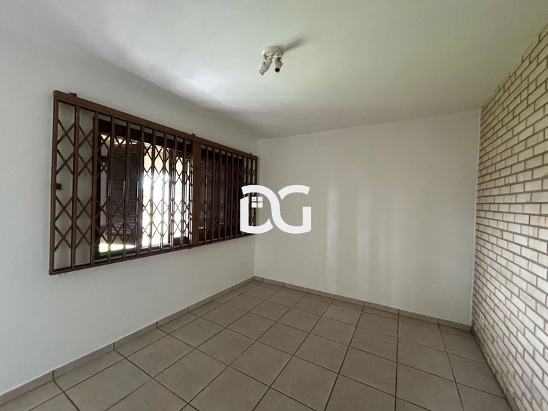 Casa composta por 3 dormitórios, sendo 1 suíte, oferecendo conforto: 9ª foto da galeria de imagens do imóvel