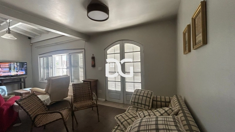 Ampla casa composta por 5 dormitórios, sendo 1 suíte: 10ª foto da galeria de imagens do imóvel