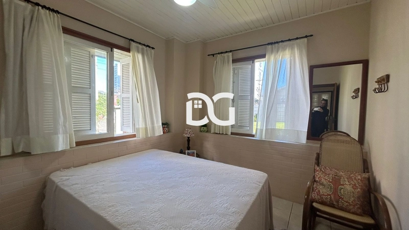 Casa ampla e bem distribuída, composta por 5 dormitórios: 18ª foto da galeria de imagens do imóvel