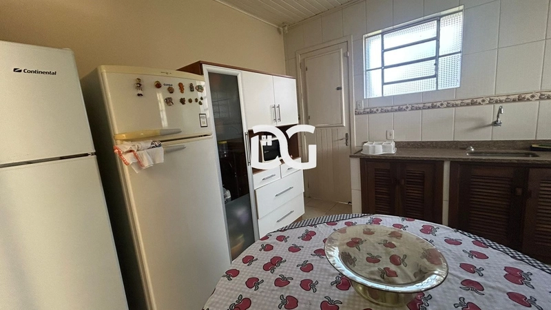 Casa ampla e bem distribuída, composta por 5 dormitórios: 14ª foto da galeria de imagens do imóvel