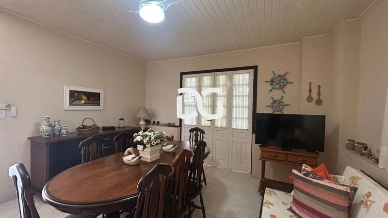 Casa ampla e bem distribuída, composta por 5 dormitórios: 11ª foto da galeria de imagens do imóvel